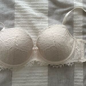Victoria's Secret Cream Lace Bra Intimates size 34C